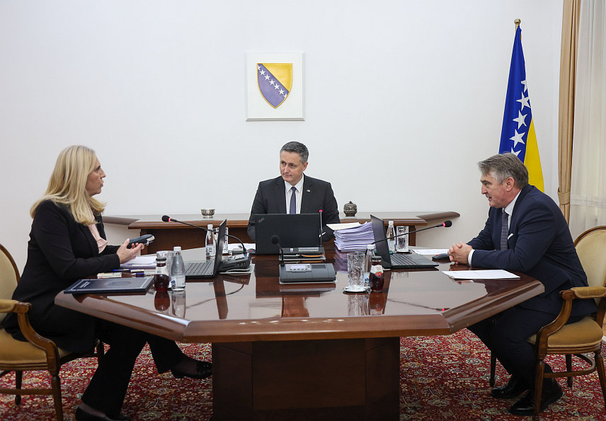 САРАЈЕВО, 1. АПРИЛА /СРНА/ - Одржана 28. редовна сједница Предсједништва БиХ.