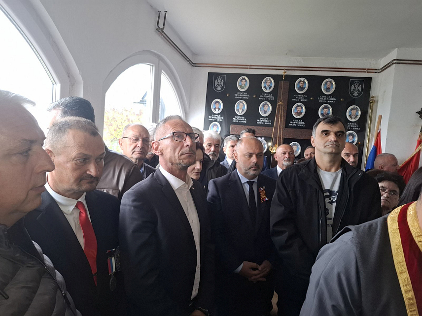 ВИШЕГРАД, 21. АПРИЛА /СРНА/ - У Манастиру Светог Саве на Горњој Лијесци код Вишеграда данас је откривена спомен-плоча са именима 12 погинулих српских бораца, припадника Горажданске и Рогатичке бригаде Војске Републике Српске.