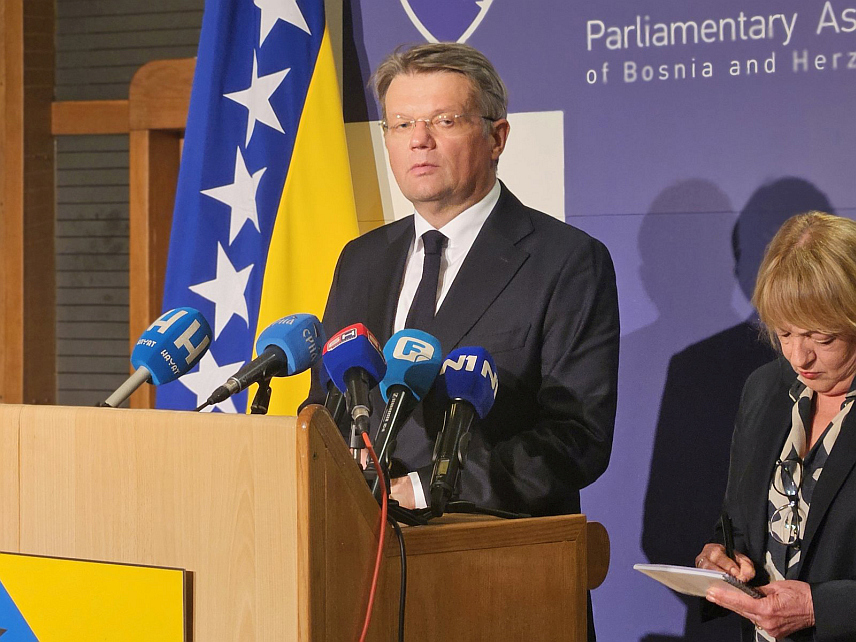 САРАЈЕВО, 21. АПРИЛА /СРНА/ - Директор Секретаријата Енергетске заједнице Артур Лорковски на конференцији за новинаре данас у Сарајеву.