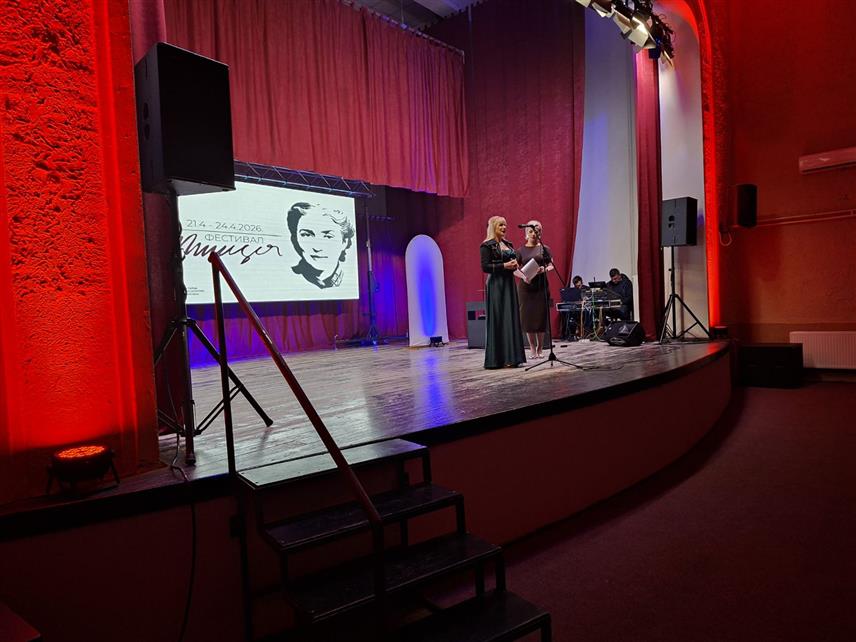 ШАМАЦ, 21. АПРИЛА /СРНА/ - Фестивал "Милица", посвећен знаменитој Шамчанки Милици Бабић Андрић, првој школованој костимографкињи на овим просторима и супрузи нобеловца Иве Андрића, вечерас је свечано отворен у Шамцу.