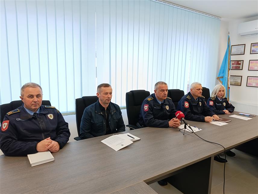 МРКОЊИЋ ГРАД, 22. АПРИЛА /СРНА/ - На подручју које оперативно покрива Полицијска управа Мркоњић Град у протекла три мјесеца није било тежих кривичних дјела, нити је било смртно страдалих у саобраћајним незгодама, рекао је начелник ове управе Милан Милекић.