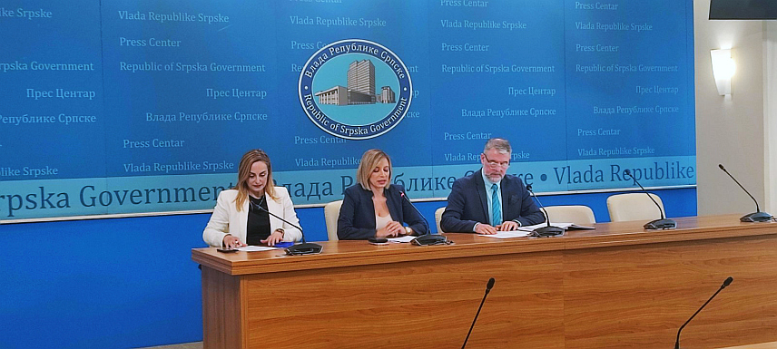 БАЊАЛУКА, 23. АПРИЛА /СРНА/ - Влада Републике Српске донијела је данас закључак којим ће до краја године бити запослено 500 дјеце погинулих бораца која су се пријавила на јавни позив за запошљавање, изјавила је помоћник министра рада и борачко-инвалидске заштите Андреа Милинчић на конференцији за медије након сједнице Владе у Бањалуци.