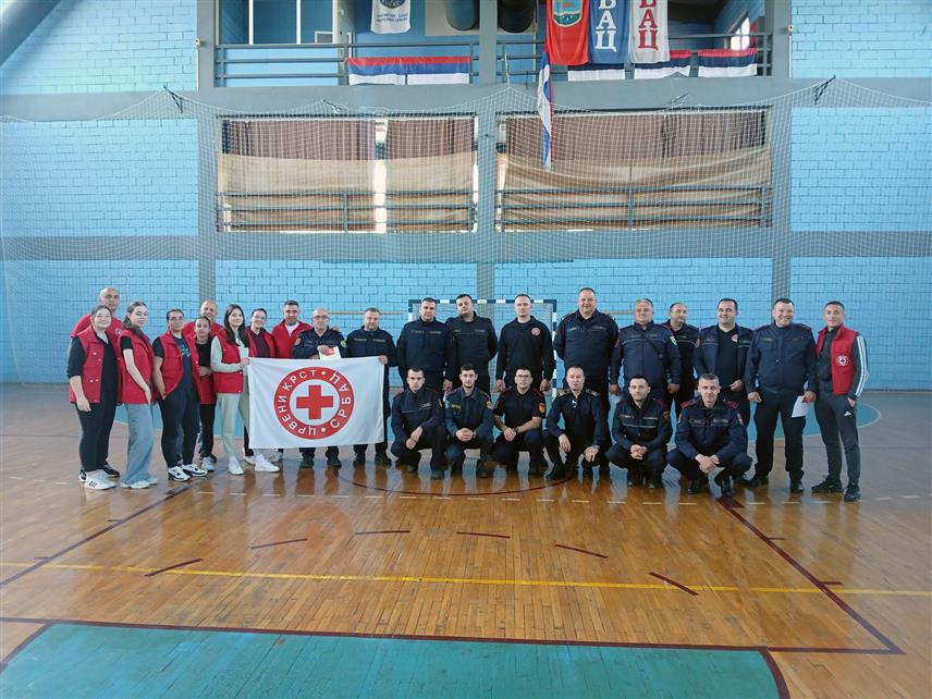 СРБАЦ, 23. АПРИЛА /СРНА/ - У првој овогодишњој акцији добровољног давања крви коју је организовао Црвени крст Србац у сарадњи са Службом за трансфузију крви Опште болнице Градишка, прикупљене су 102 дозе крви.