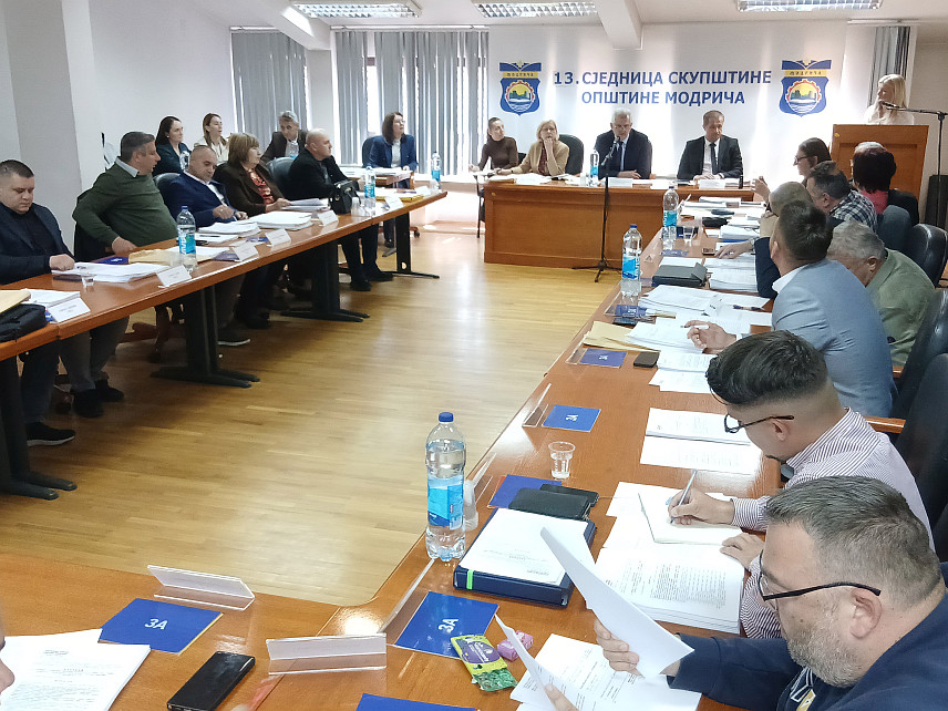 МОДРИЧА, 23. АПРИЛА /СРНА/ - Сједница Скупштине општине Модрича.
