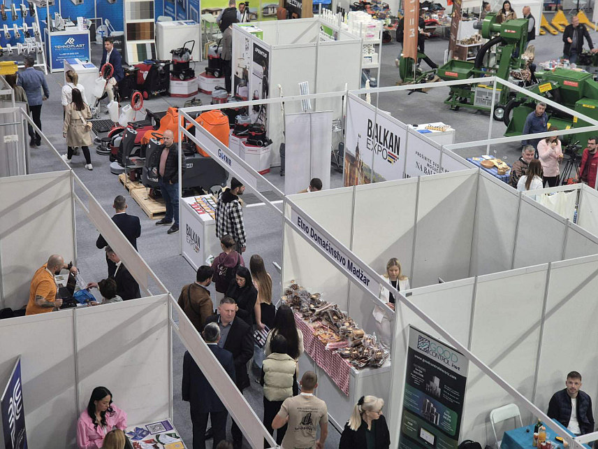 ГРАДИШКА, 24. АПРИЛА /СРНА/ - У Градишци је данас отворен тродневни Међународни сајам привреде, пољопривреде, туризма, образовања и запошљавања, уз учешће више од 140 домаћих и страних излагача.