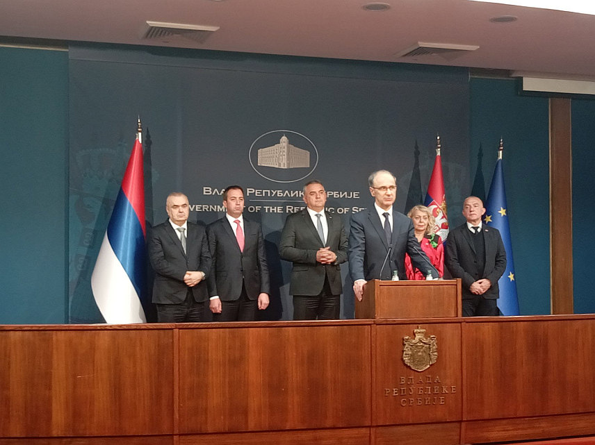 БЕОГРАД, 24. АПРИЛА /СРНА/ - Премијер Републике Српске Саво Минић на конференцији за новинаре након састанка у Београду са предсједником Владе Србије Ђуром Мацутом.