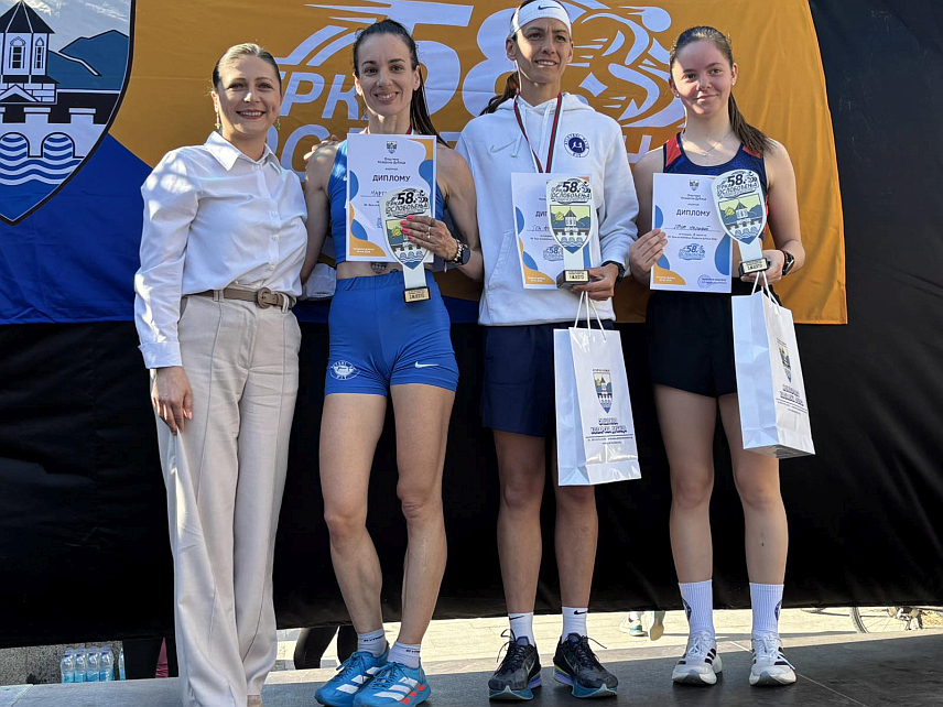 КОЗАРСКА ДУБИЦА, 26. АПРИЛА /СРНА/ - Данас је одржана "Tрка ослобођења" која је имала девет категорија, у мушкој и женској конкуренцији, а трчали су сениори, средњошколци, основци и полазници вртића. Tеа Фабер из Загреба и Урош Гутић из Невесиња побједници су у сениорској конкуренцији.