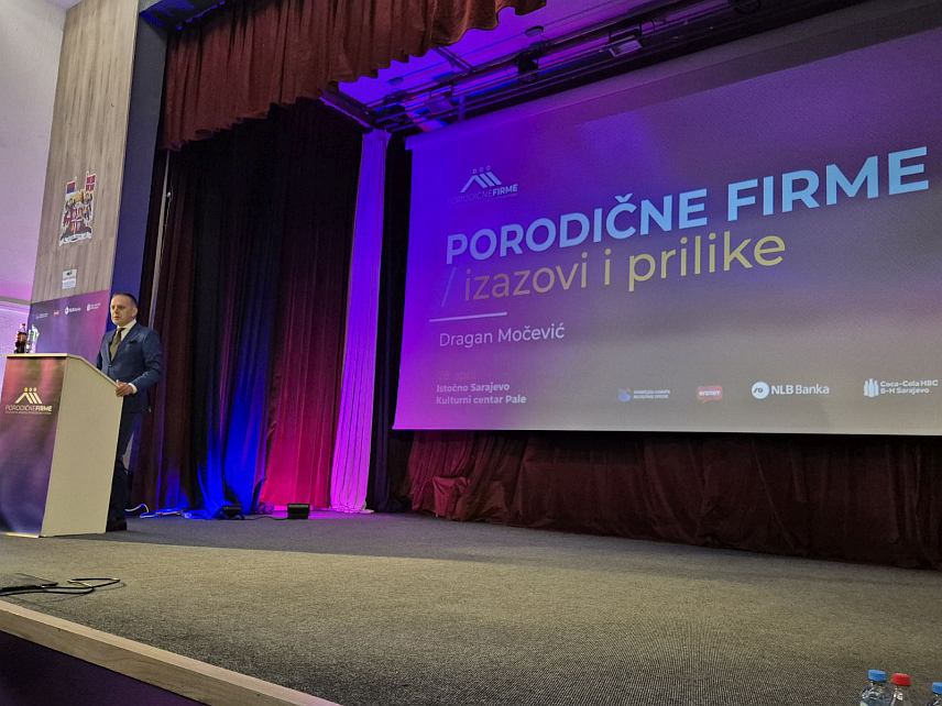 ПАЛЕ, 28. АПРИЛА /СРНА/ - Предсједник Привредне коморе Републике Српске Горан Рачић у обраћању присутнима на форуму "Породичне фирме - изазови и прилике" на Палама.