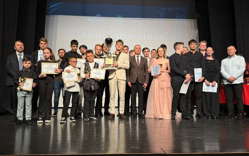 БИЈЕЉИНА, 28. АПРИЛА /СРНА/ - Алекса Бранковић из Србије укупни је побједник Међународног фестивала "Дани хармонике", који је одржан у Бијељини.