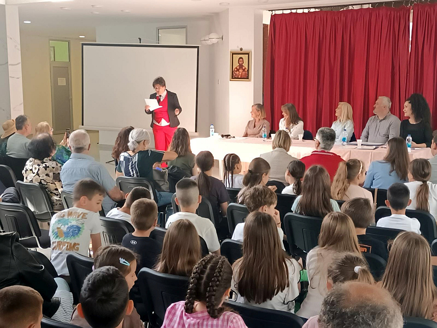 ЗВОРНИК, 28. АПРИЛА /СРНА/ - У Зворнику је одржана завршна манифестација Дани стваралаштва за дјецу, чему је претходио конкурс за најбоље необјављене рукописе за дјецу из Србије, Црне Горе и Републике Српске.	
