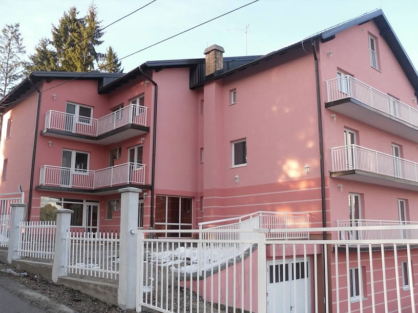 ПАЛЕ, 29. АПРИЛА /СРНА/ - Дом за старија лица "Натура" са Пала представља успјешан примјер дугогодишње сарадње приватног сектора и Завода за запошљавање Републике Српске.