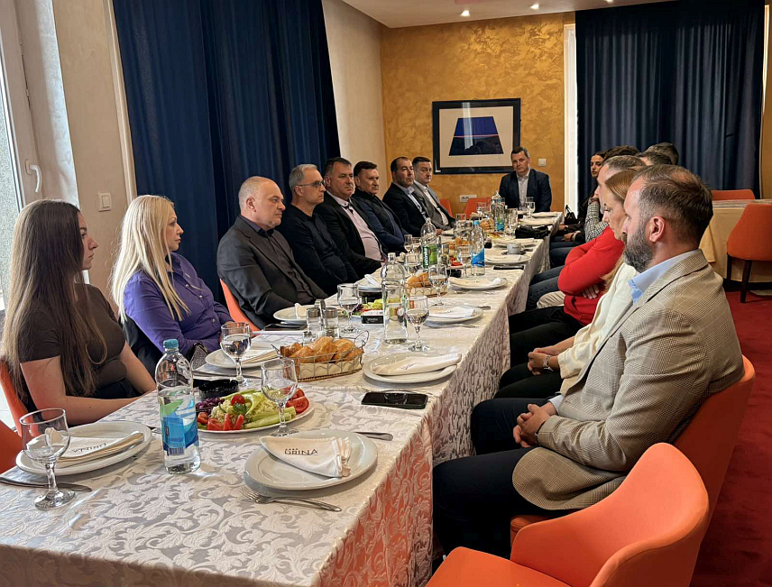 БИЈЕЉИНА, 29. АПРИЛА /СРНА/ - У Центру за социјални рад Бијељина данас је организован пријем за друштвено одговорне компаније и појединце који су учествовали у новогодишњој акцији помоћи социјално угроженом становништву.