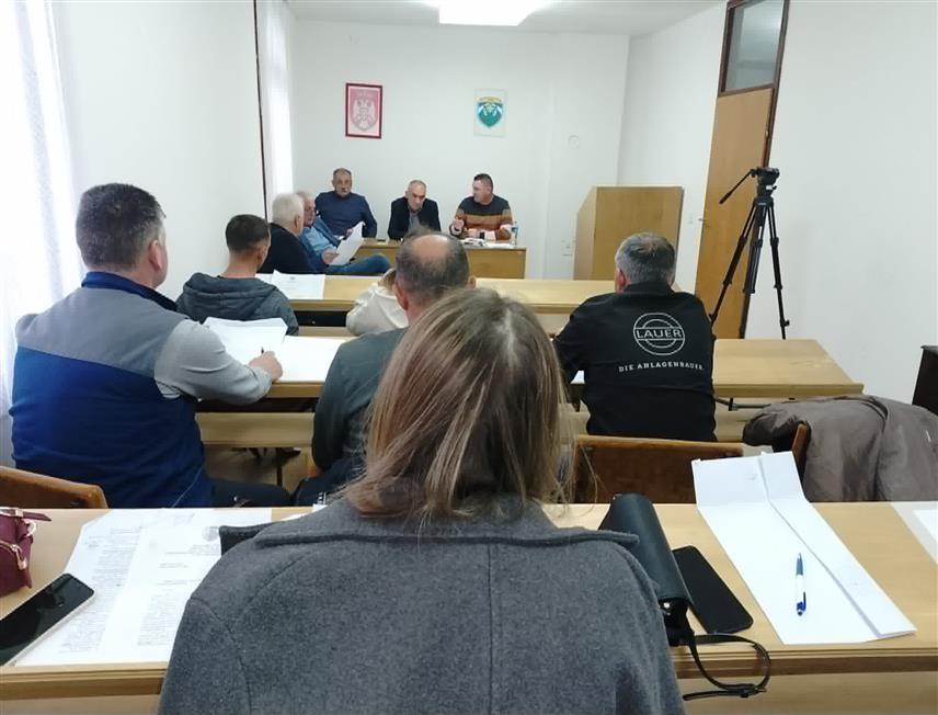 КРУПА НА УНИ, 2. АПРИЛА /СРНА/ - Сједница Скупштине општине Крупа на Уни.