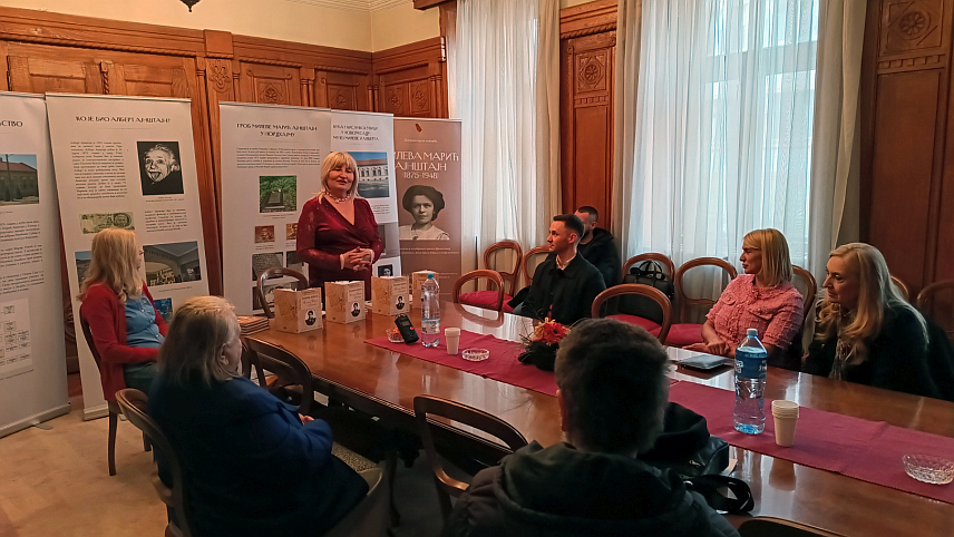 БЕОГРАД, 2. АПРИЛА СРНА/ - Документарна изложба о животу и раду прве српске математичарке и физичарке Милеве Марић Ајнштајн, која прати истоимену књигу "Хероина живота - Милева Марић Ајнштајн", представљена је данас у Вуковој задужбини у Београду.	
