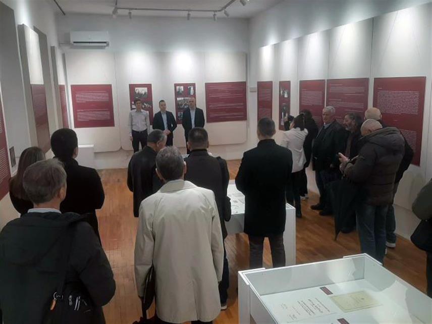 ФОЧА, 3. АПРИЛА /СРНА/ - Српски професор и државотворац Никола Кољевић био је један од предводника политичке борбе Срба у БиХ којом је спријечено понављање страдања из 1941. године и остварена вишевјековна тежња српског народа за формирањем свог политичког субјекта на просторима БиХ, истакнуто је у Музеју "Стара Херцеговина" у Фочи на отварању изложбе "Путеви Николе Кољевића 1936-1997".