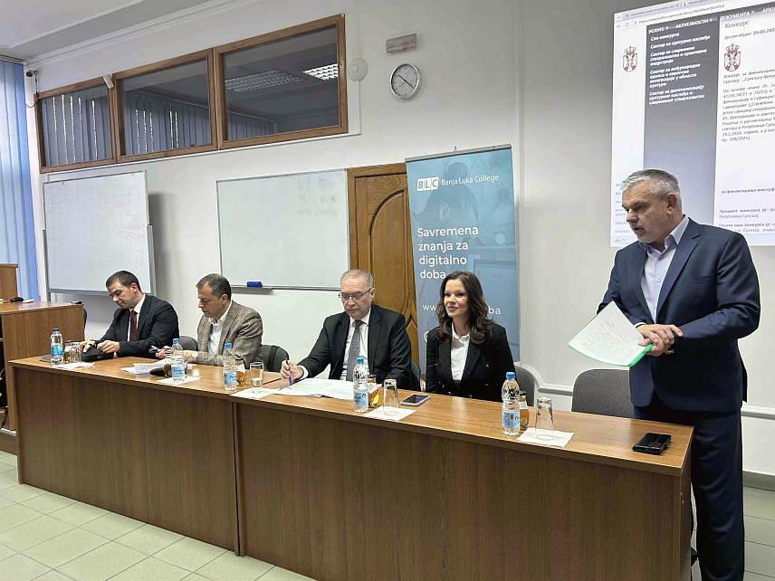 БАЊАЛУКА, 3. АПРИЛА /СРНА/ - Конкурс Министарства културе Србије за финансирање или суфинансирање пројеката подршке развоју културног сектора у Републици Српској, вриједан више од 750.000 евра, није само финансијски подстицај, већ потврда заједничког културног идентитета, изјавила је помоћник министра за културу Републике Српске Тања Ђаковић.
