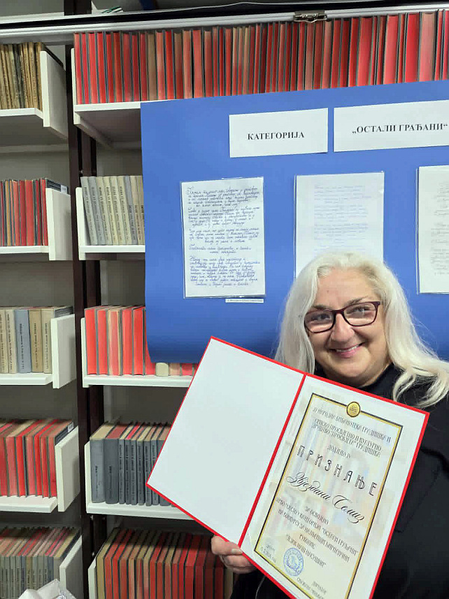 НОВИ ГРАД, 5. АПРИЛА /СРНА/ - Професор разредне наставе у Основној школи "Свети Сава" Нови Град Звјездана Семиз примјер како се у времену модерних технологија воли и чува српски језик и ћирилица.