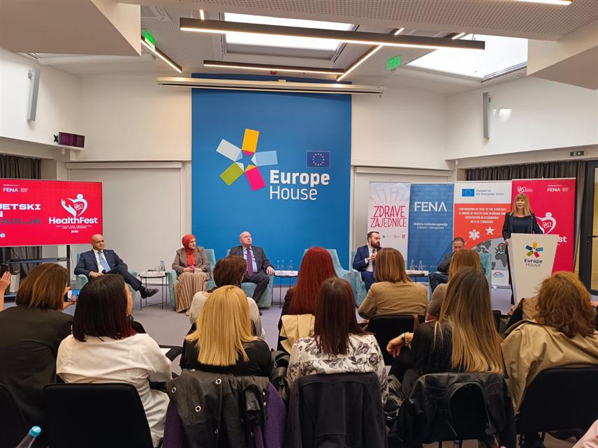 САРАЈЕВО, 7. АПРИЛА /СРНА/ - Други "Хелт фест" који се данас одржава у 25 локалних заједница широм БиХ, поводом Свјетског дана здравља.