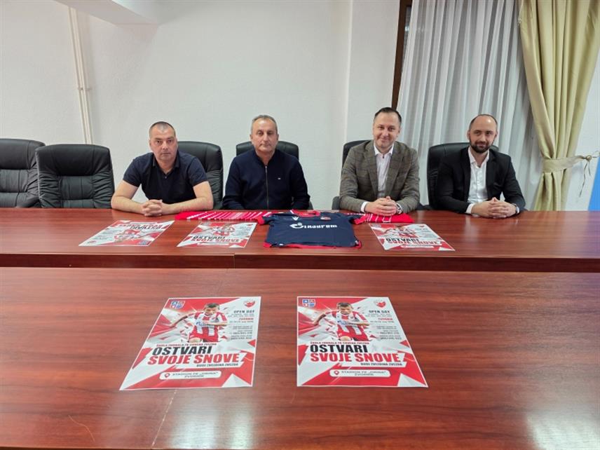 ЗВОРНИК, 7. АПРИЛА /СРНА/ - Координатор омладинске школе ФK "Црвена звезда" Владимир Цвјетићанин и замјеник градоначелника Зворника Дарко Стефановић на конференцији за новинаре.