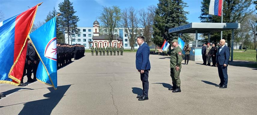 БАЊАЛУКА, 9. АПРИЛА /СРНА/ - Министар унутрашњих послова Републике Српске Жељко Будимир уручио је данас увјерења за 59 полазника, који су успјешно завршили напредну обуку за припанике Жандармерије МУП-а Републике Српске.