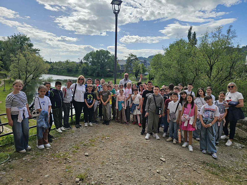 БАЊАЛУКА, 11. МАЈА /СРНА/ - Бањалучка Туристичка организација почела је данас реализацију пројекта "Мали амбасадори Бањалуке" чији је циљ да се основци током едукативне шетње градом упознају о знаменитостима и постану истински чувари традиције свог града.