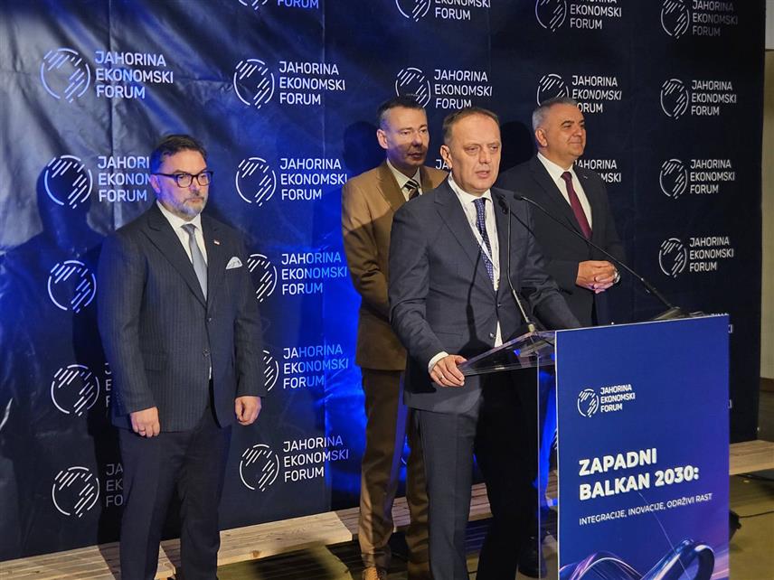 ЈАХОРИНА, 12. МАЈА /СРНА/ - Предсједник Јахорина економског форума Горан Рачић на конференцији за новинаре.