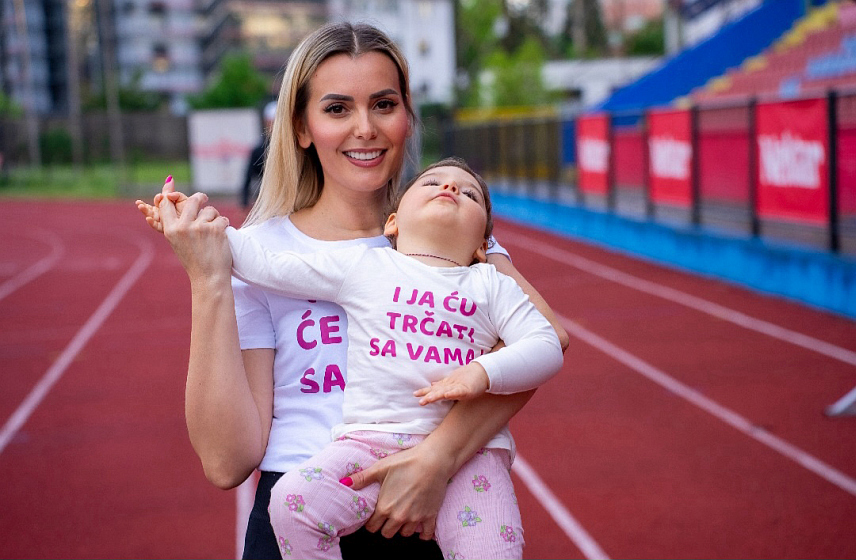 БАЊАЛУКА, 12. МАЈА /СРНА/ - У Бањалуци ће 23. и 24. маја бити одржана хуманитарна трка с циљем прикупљања средстава за помоћ петнаестомјесечној Софији Дујловић.
