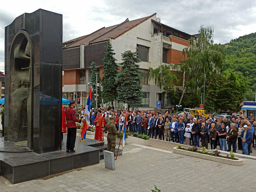 ЗВОРНИК, 16. МАЈА /СРНА/ - У Зворнику су данас обиљежене 34 године од формирања Подрињског одреда специјалних снага "Вукови са Дрине" Војске Републике Српске, јединице која је стала у одбрану српског народа када је било најпотребније и чији је 81 припадник положио живот на бранику отаџбине.