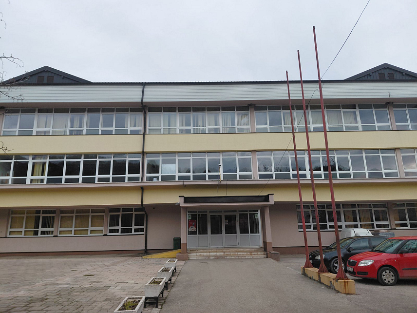 ВЛАСЕНИЦА, 17. МАЈА /СРНА/ – Општина Власеница и ове године финансираће трошкове матурске вечери за 83 матуранта Средњошколског центра /СШЦ/ "Милорад Влачић".