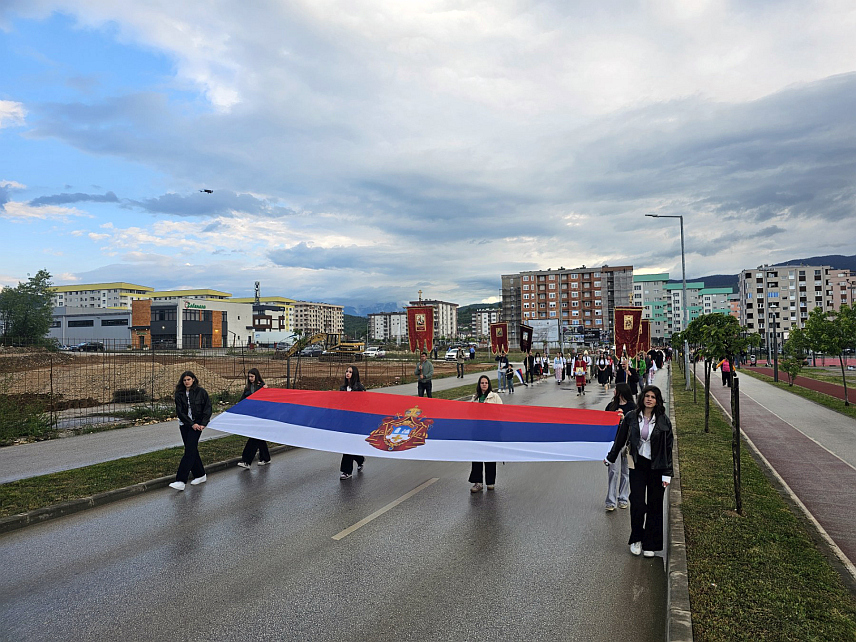 ИСТОЧНО НОВО САРАЈЕВО, 21. МАЈА /СРНА/ – Свечана литија прошла је улицама Источног Новог Сарајева у оквиру обиљежавања крсне славе општине и Парохије лукавичке - Спасовдана.