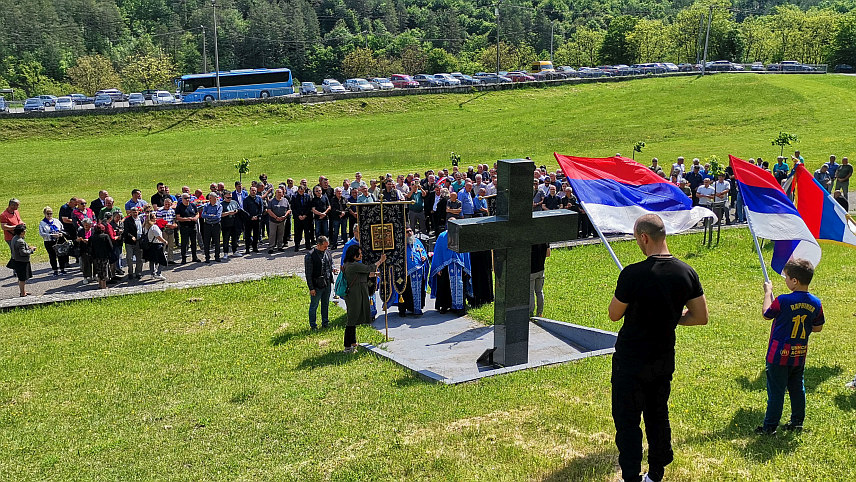 ПЕТРОВО, 23. MАJА /СРНА/ - У Петрову је данас обиљежен дан Друге озренске лаке пјешадијске бригада Војске Републике Српске /ВРС/.