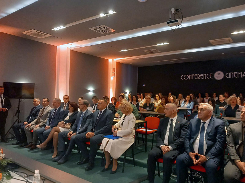ТРЕБИЊЕ, 23. МАЈА /СРНА/ - Међународни симпозијум "Ендокринологија и дијабетологија у пракси", одржан данас у Требињу.