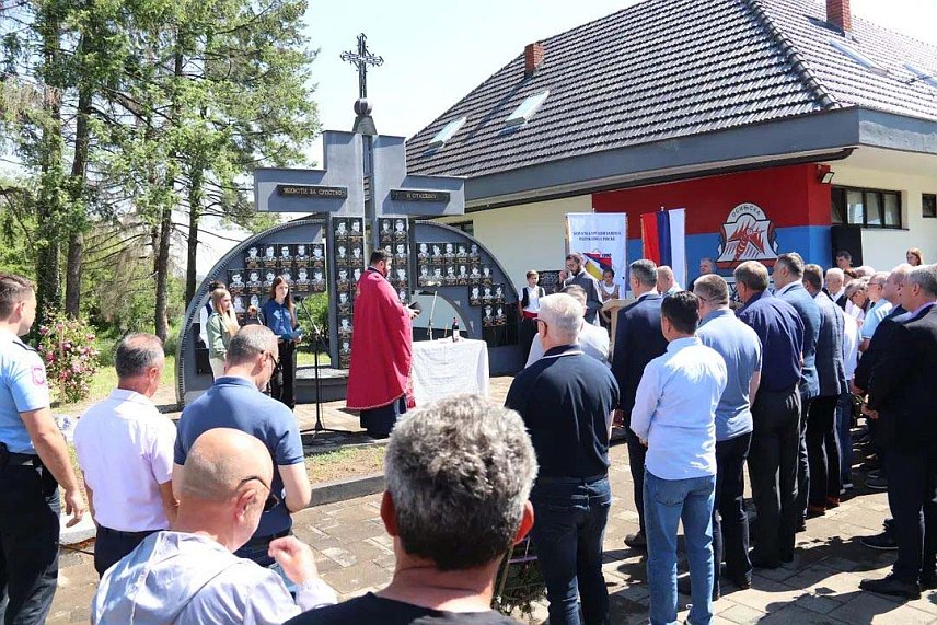 ДЕРВЕНТА, 24. МАЈА /СРНА/ - У Осињи код Дервенте данас је обиљежен Дан осињске лаке пјешадијске бригаде Војске Републике Српске која је током Одбрамбено-отаџбинског рата изгубила 101 борца.