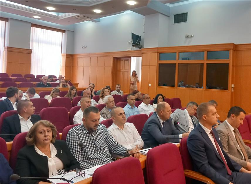 ТРЕБИЊЕ, 29. МАЈА /СРНА / - Скупштина града Требиња усвојила је данас извјештај о извршењу буџета за прошлу годину који је реализован у износу од 46.806.924 КМ, односно 102,36 одсто у односу на план.