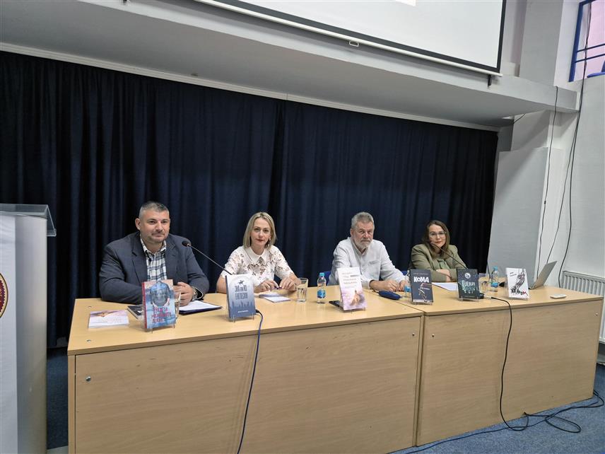 ПАЛЕ, 11. ЈУНА /СРНА/ - Књижевна дјела Драгана Тепавчевића заслужују значајније мјесто у српској књижевности, рекла је данас на Филозофском факултету на Палама професор Жељка Панџић представљајући монографску научну студију о његовом књижевном стваралаштву.