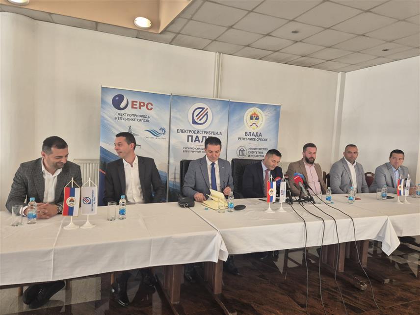 ПАЛЕ, 1. ЈУНА /СРНА/ – Руководство предузећа "Електродистрибуција Пале" представило је данас резултате пословања за 2025. годину и први квартал ове године, истичући да је остварен значајан раст добити, смањени трошкови пословања и повећана улагања у електроенергетску мрежу.