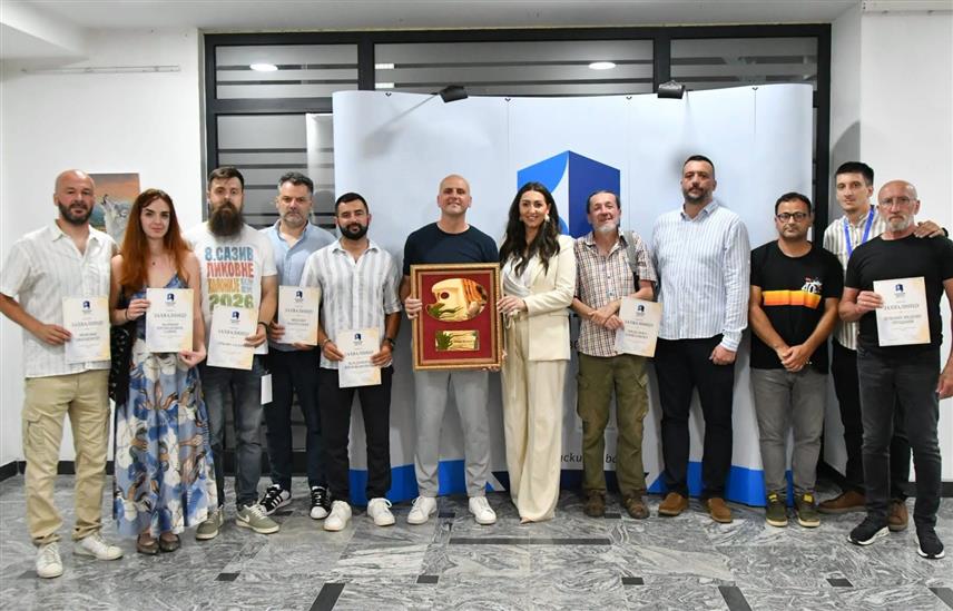 ИСТОЧНО НОВО САРАЈЕВО, 29. ЈУНА /СРНА/ - У Културном центру Источно Ново Сарајево отворена је изложба радова насталих на осмом сазиву Ликовне колоније "Бели вук", која се традиционално одржава у оквиру манифестације "Принципови дани", а Славко Тушевљак из Вишеграда је добитник награде "Златна палета" за изузетан допринос раду колоније.