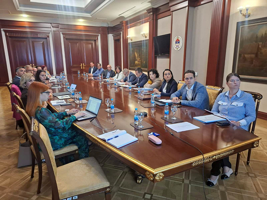 БАЊАЛУКА, 2. ЈУНА /СРНА/ - Округли сто о теми "Анализа пореског система Републике Српске".