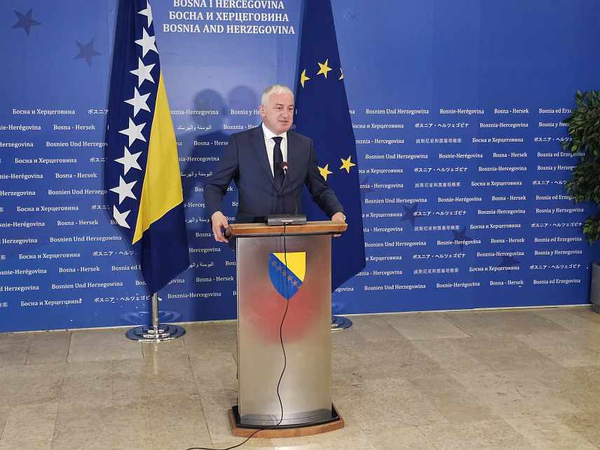 САРАЈЕВО, 30. ЈУНА /СРНА/ - Посланик ПДП-а у Представничком дому Парламентарне скупштине БиХ Бранислав Бореновић на конференцији за новинаре у Сарајеву.