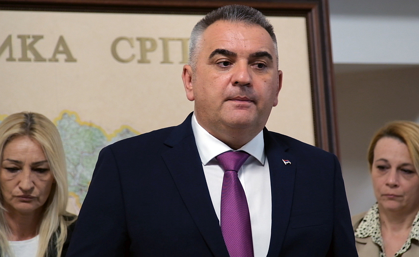 БАЊАЛУКА, 3. ЈУНА /СРНА/ - Предсједник Владе Републике Српске Саво Минић рекао је да је за рјешавање проблем организација и удружења која окупљају родитеље дјеце са сметњама у развоју и особе са инвалидитетом предвиђено додатних 41 милион КМ.