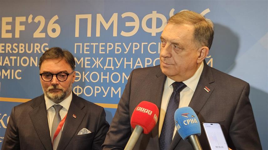 САНКТ ПЕТЕРБУРГ, 4. ЈУНА /СРНА/ - Подгорица је погријешила јер је забрана уласка држављанима Србије нешто што је непотребно и није добро, рекао је предсједник Милорад Додик и истакао да је на страни Србије.