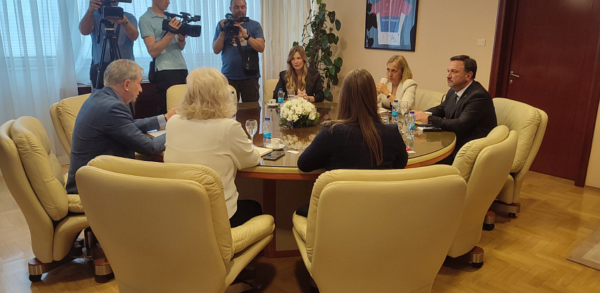 БАЊАЛУКА, 9. ЈУНА /СРНА/ - Ресорна министарства трговине и туризма Републике Српске и Федерације БиХ /ФБиХ/ на састанку у Бањалуци.
