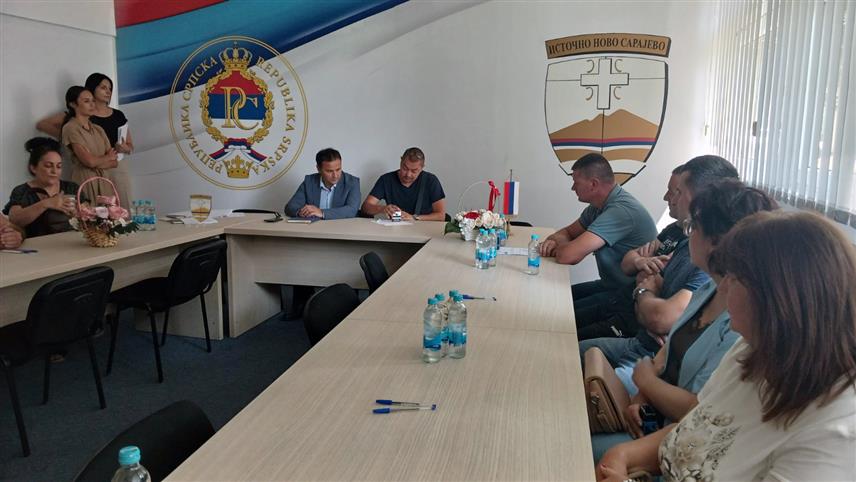ИСТОЧНО НОВО САРАЈЕВО, 14. ЈУЛА /СРНА/ - У Источном Новом Сарајеву данас су потписани уговори са 73 привредника којима су одобрена бесповратна средства у складу са Програмом подстицаја развоју привреде и пољопривреде за 2026. годину у укупном износу од 133.000 КМ.