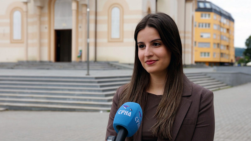 ПАЛЕ, 18. ЈУЛА /СРНА/ – Маја Јелић са Пала која већ четири године студира на Политехничком универзитету Петра Великог у Санкт Петербургу, каже да је одлазак у Русију био једна од њених најбољих животних одлука, јер јој је, осим квалитетног образовања, донио искуства и знање које чува за Републику Српску.