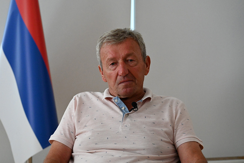 БАЊАЛУКА, 19. ЈУЛА /СРНА/ - Бивши логораш дервентских затвора у Дом војске и хангарима у Ребићу Остоја Шарчевић у свједочењу за Меморијални центар Републике Српске.