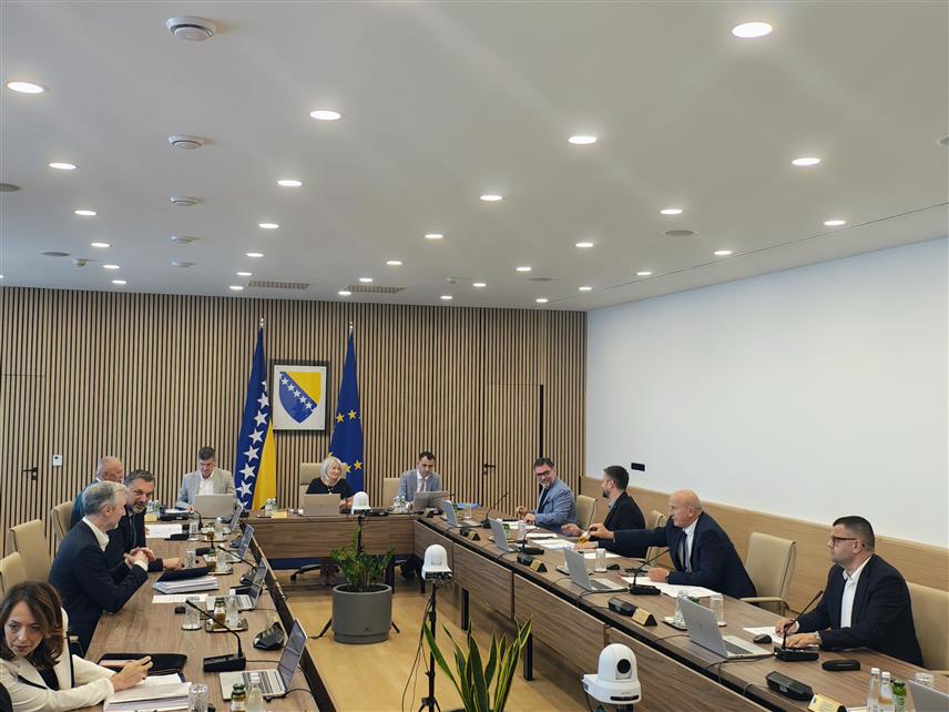 САРАЈЕВО, 30. ЈУЛА /СРНА/ - Сједница Савјета министара у Сарајеву.
