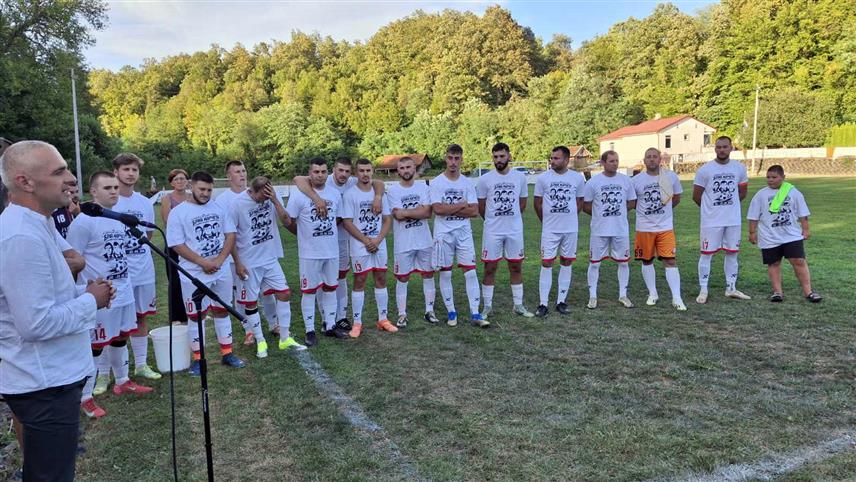 НОВИ ГРАД, 20. АВГУСТА /СРНА/ - У Сводни код Новог Града вечерас је почео 29. Меморијални турнир у малом фудбалу "Браћа Марчета", у знак сјећања на тројицу браће погинулих у Одбрамбено-отаџбинском рату.