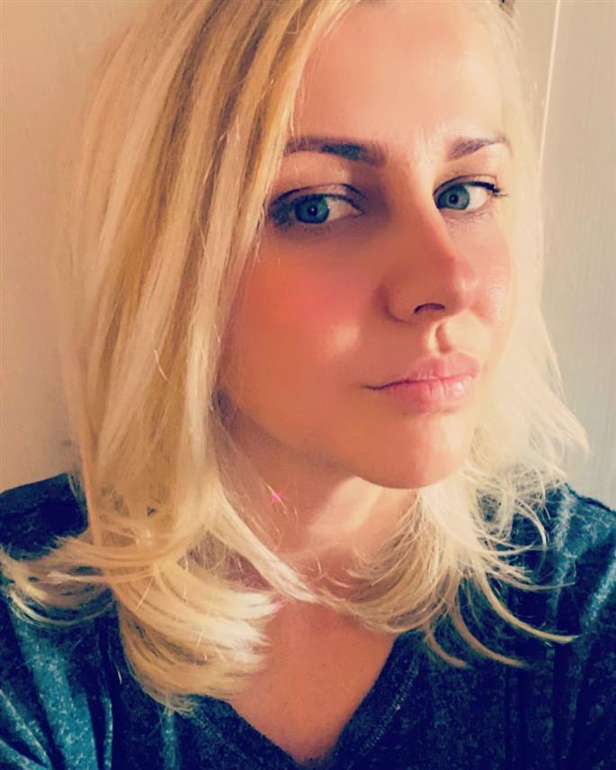 БАЊАЛУКА, 25. АВГУСТА /СРНА/ - Дугогодишњи новинар и директор портала "Мондо" из Бањалуке Ивана Шавија преминула је у 44. години, након краће и тешке болести.