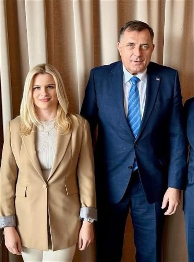 БАЊАЛУКА, 28. АВГУСТА /СРНА/ - Предсједник Милорад Додик рекао је да је разговарао са замјеником градоначелника Прњавора Милицом Јусуповић о изградњи водовода у мјесној заједници Штрпци и о изградњи и проширењу капацитета вртића.