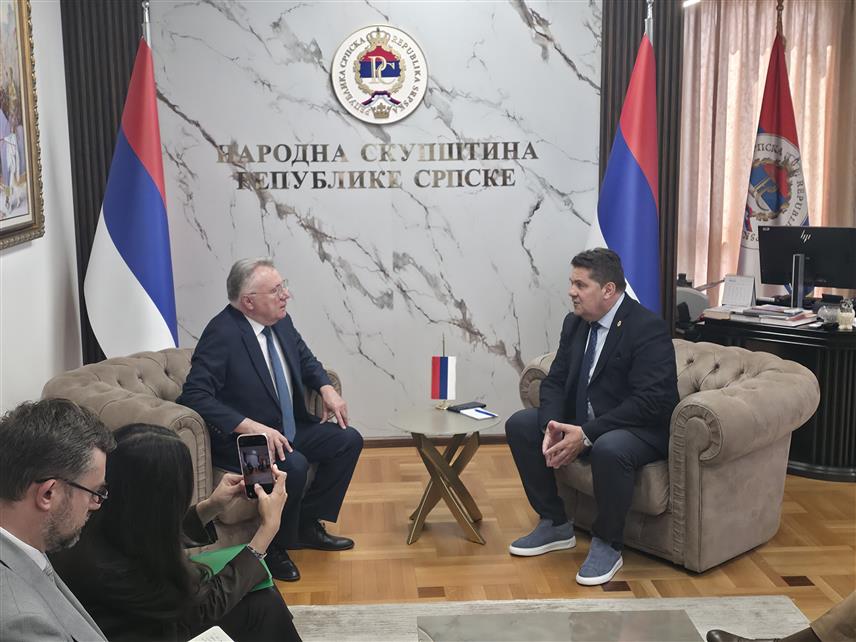 БАЊАЛУКА, 3. АВГУСТА /СРНА/ - Актуелни сазив Народне скупштине Републике Српске успоставио је до сада најинтензивнију парламентарну сарадњу са Русијом, упркос бројним међународним притисцима, истакао је предсједник парламента Српске Ненад Стевандић на састанку са амбасадором Русије у БиХ Игором Калабуховом.